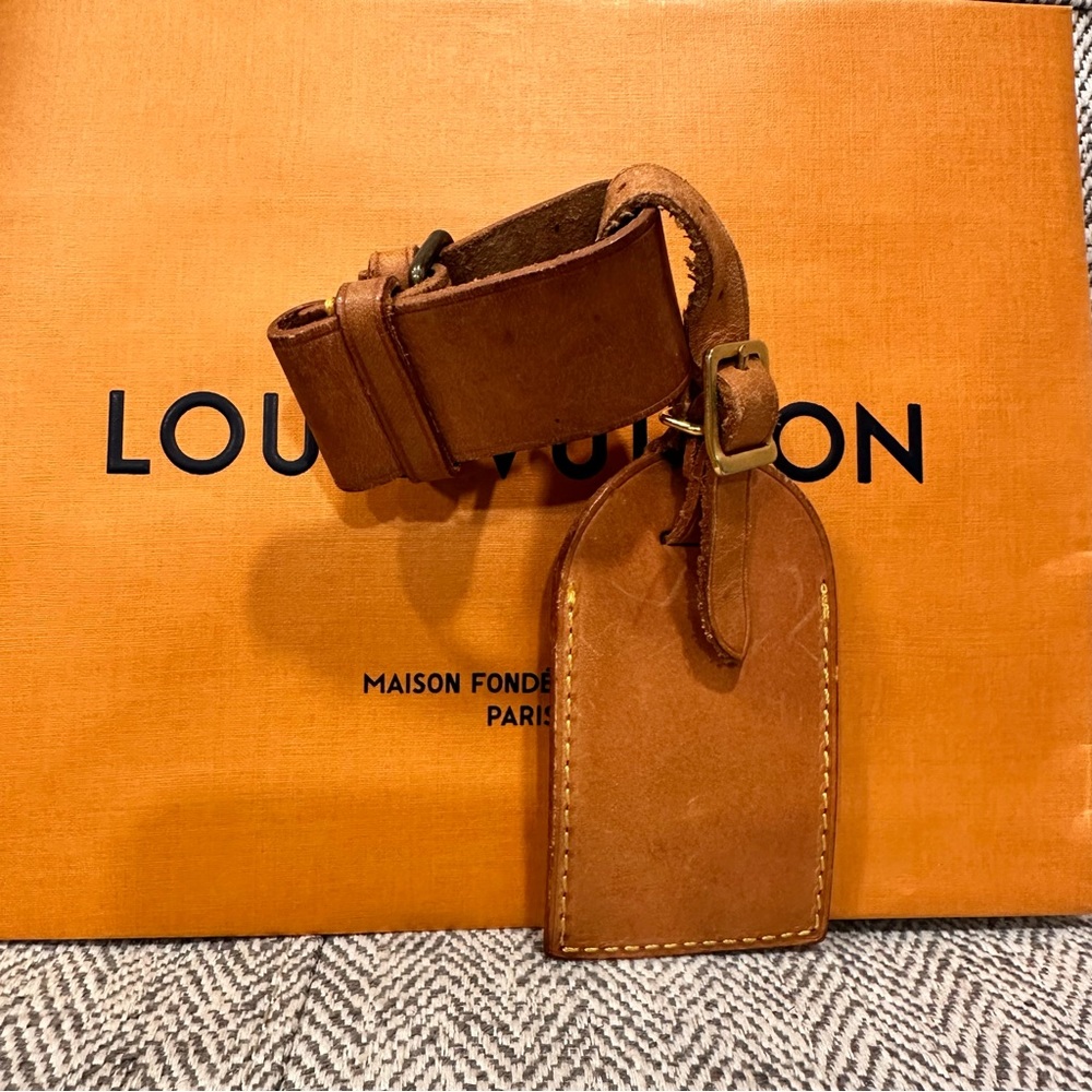 Louis Vuitton Luggage Tag with Poignet - Picture 3 of 8